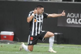 Paulinho se torna segundo maior artilheiro do Atlético na Libertadores