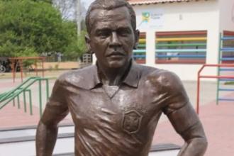 Estátua de Daniel Alves será retirada na Bahia; entenda o motivo
