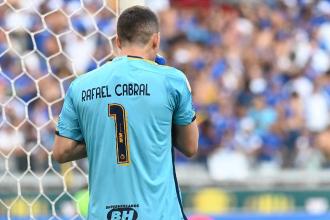 Diretor do Cruzeiro expõe 'reviravolta' em destino de Rafael Cabral