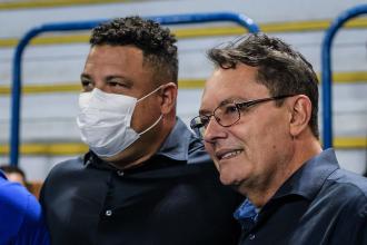 Urgente: Pedro Lourenço compra a SAF do Cruzeiro das mãos de Ronaldo