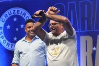 Cruzeiro: bastidores da venda têm choro de Ronaldo e 'não' a Pedrinho antes do acerto