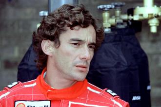 Médico que socorreu Senna revela causa da morte do piloto