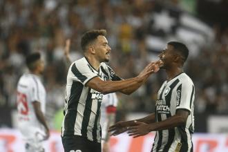 Botafogo bate Vitória pela Copa do Brasil e alcança quinto triunfo consecutivo