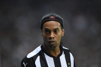 Arana iguala marca de Ronaldinho Gaúcho no Atlético