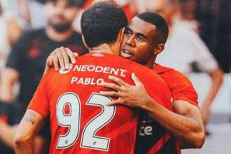 Athletico-PR vence Vasco e assume liderança provisória do Brasileiro