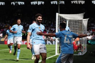 Manchester City goleia Fulham e lidera o Inglês