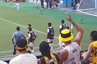 Torcida do Amazonas usa jogador do Atlético em provocação na Série B; veja vídeo