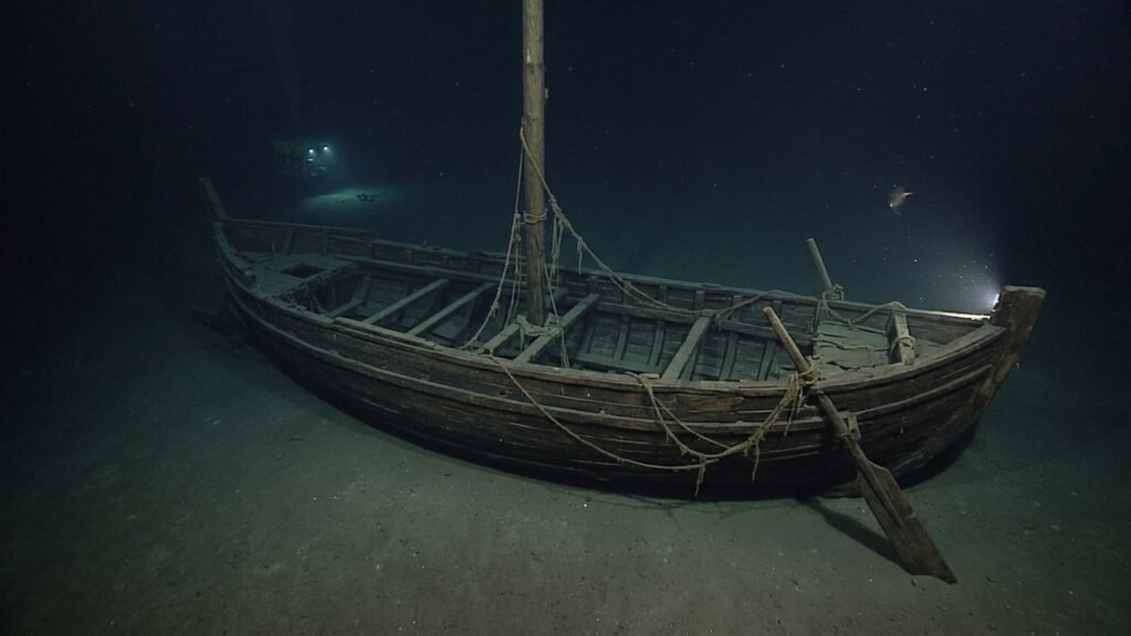 Navio grego de 2.400 anos preservado no Mar Negro
