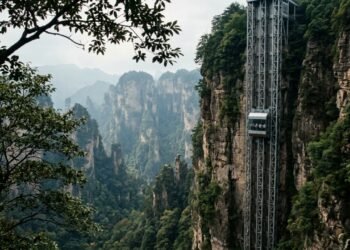 Como funciona o elevador de vidro Bailong em Zhangjiajie