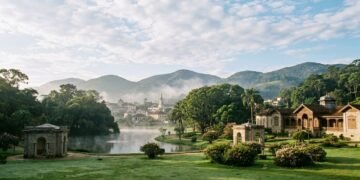 Caxambu reúne fontes minerais, jardins e construções históricas //