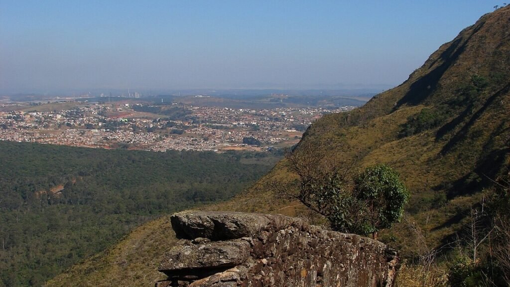 Ouro Branco oferece natureza, serviços e espaços urbanos // Créditos: Wikipedia / Wikimedia Commons