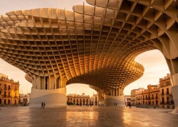 Como as Setas de Sevilla cobrem a praça e preservam ruínas