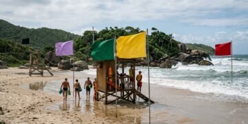 Cada cor passa um aviso diferente para quem pretende entrar na água