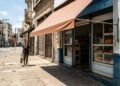 A fachada da loja não dá liberdade total para ocupar o espaço voltado à rua