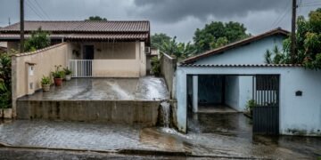Uma mudança no nível do terreno pode alterar o caminho natural da água durante as chuvas