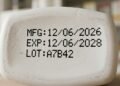 Essas pequenas siglas ajudam a identificar informações importantes sobre o produto
