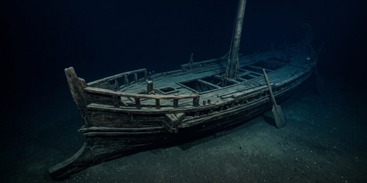 As condições do fundo do mar ajudaram a conservar detalhes raros da embarcação