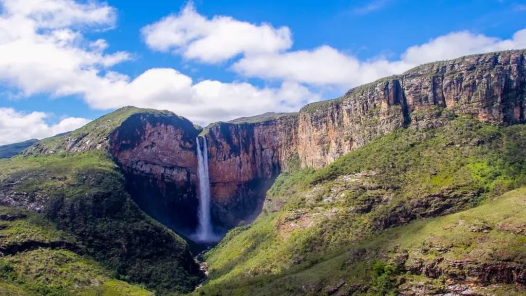 Conceição do Mato Dentro mistura serras, nascentes e natureza preservada //