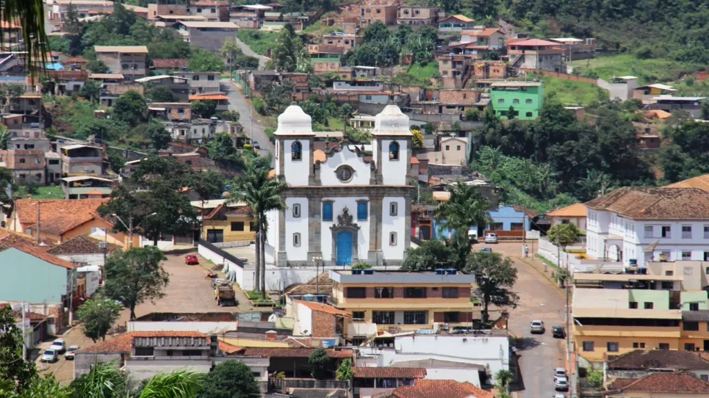 Congonhas reúne igrejas, esculturas e paisagens históricas //