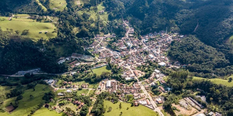 Gonçalves se destaca pelas serras e pelo ambiente acolhedor //