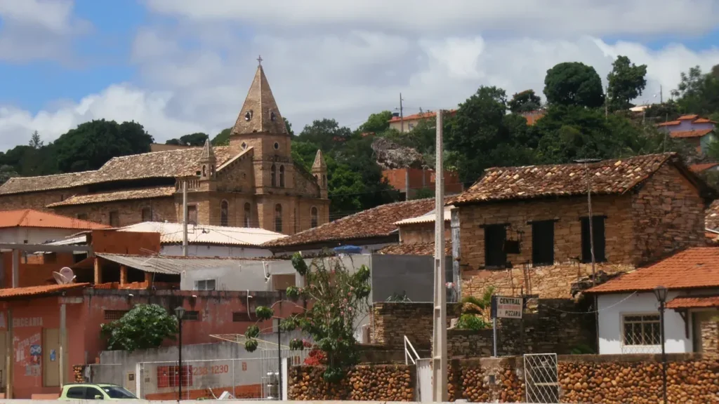 Grão Mogol oferece cultura, natureza e rotina de cidade histórica //