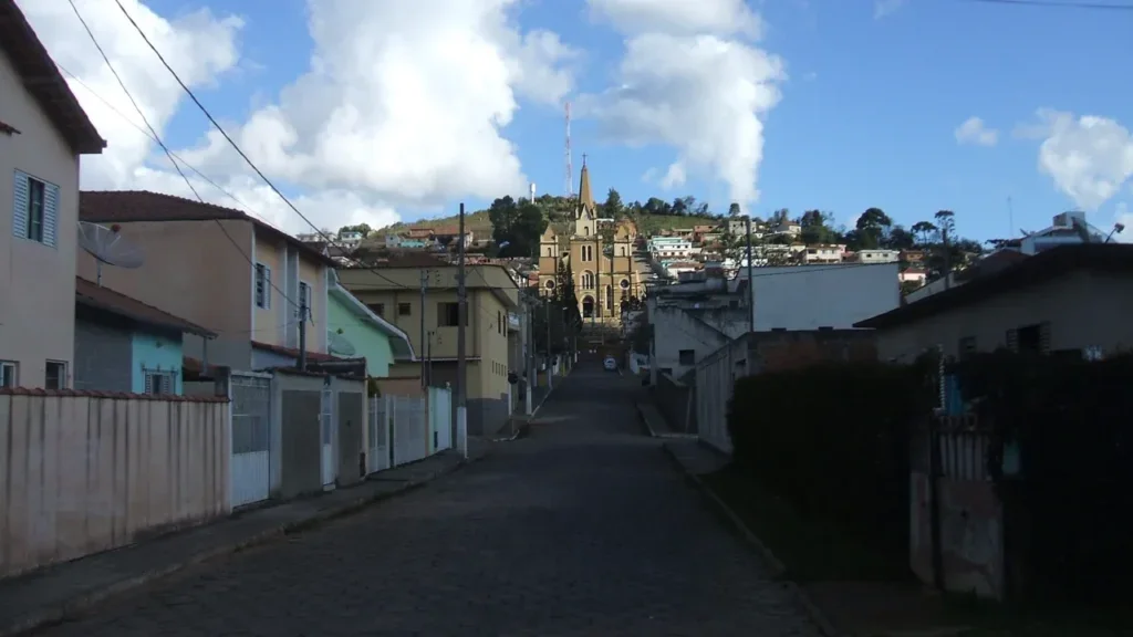 Maria da Fé reúne olivais, montanhas e paisagens de altitude //