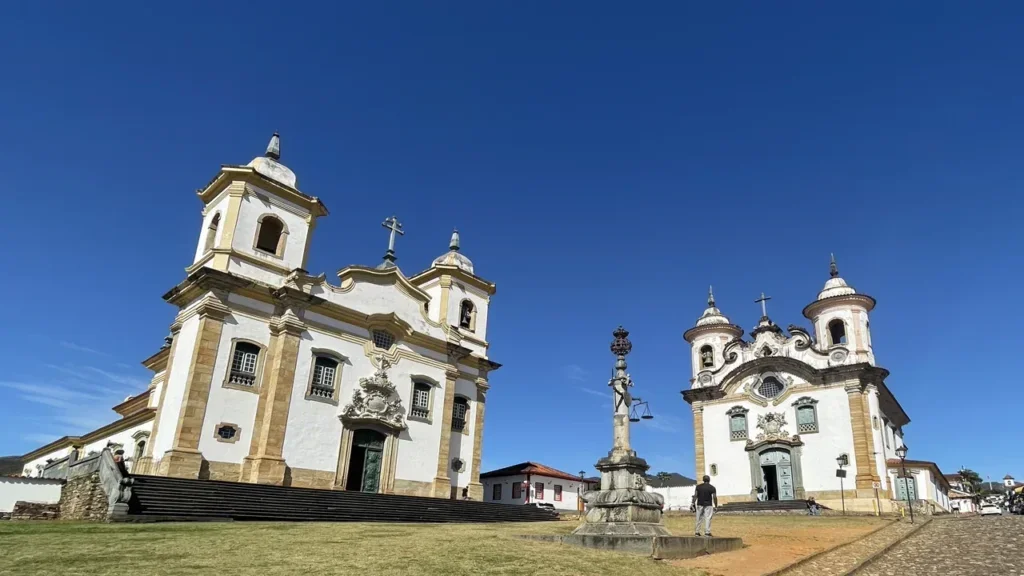 Mariana reúne construções históricas, ruas e paisagens mineiras // Créditos: Wikipedia / Wikimedia Commons
