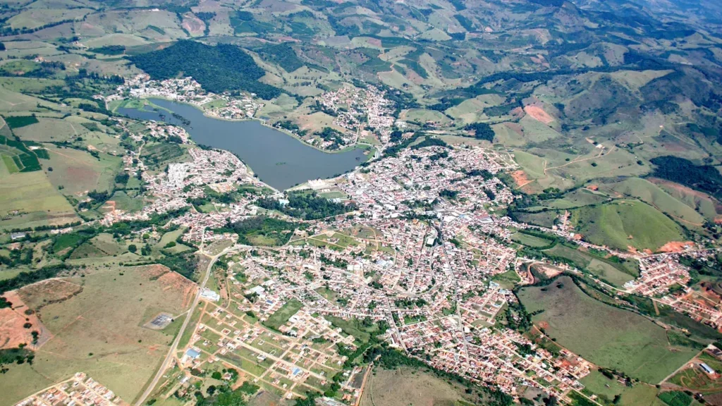 Lambari chama atenção pelas águas e pelas paisagens tranquilas //