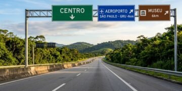 Cada cor ajuda o motorista a reconhecer mais rápido o tipo de informação exibida