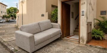 O tamanho da sala não resolve sozinho o caminho que o móvel precisa percorrer