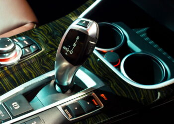 Fim do câmbio manual? O que está por trás da crescente preferência pelos carros automáticos?