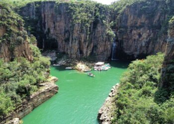 Capitólio - Cânion de Furnas - Créditos depositphotos.com Cristian_Lourenco