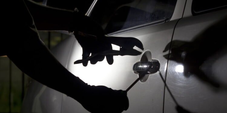 Roubo de Carro - Créditos: depositphotos.com / toa55