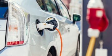 Carros elétricos a solução para um futuro sustentável? Confira!