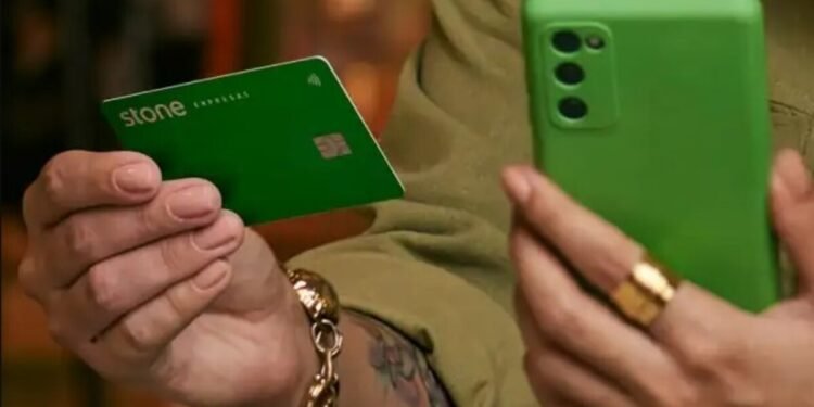 Dificuldades financeiras? Conheça o cartão de crédito MEI