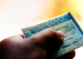 Comunicado para quem tem CNH e dirige carro automático