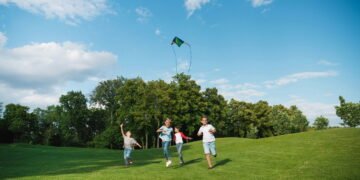 Saiba como manter seus filhos protegidos e saudáveis com a chegada do verão