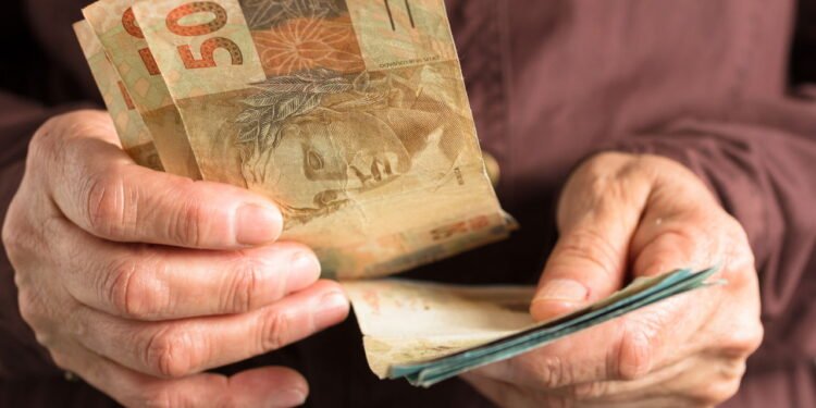 Comunicado 12/12 para quem recebe Salário Mínimo no Brasil