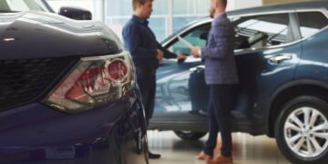 Montadora revoluciona mercado com novos híbridos plug-in