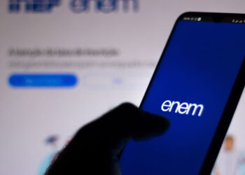 Minas Gerais brilha no Enem! Estado lidera em redações nota 1000!