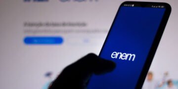 Minas Gerais brilha no Enem! Estado lidera em redações nota 1000!