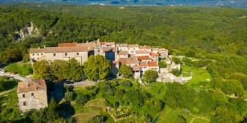 Conheça Hum, a cidade com apenas 30 habitantes!