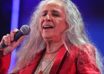 Conheça a verdadeira inspiração por trás das músicas de Maria Bethânia!