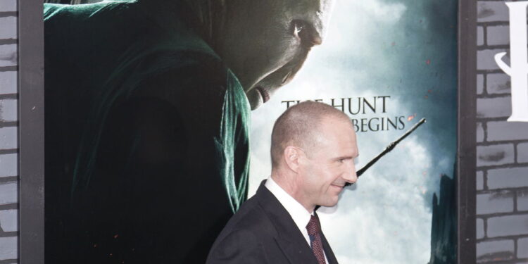 O Homem por Trás da Máscara de Lord Voldemort