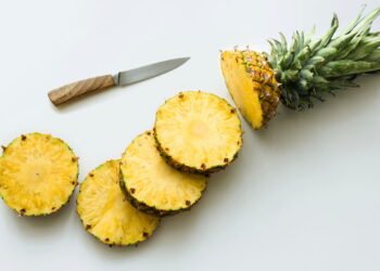 Abacaxi dentro de casa? Aprenda o segredo para plantar e colher o seu!