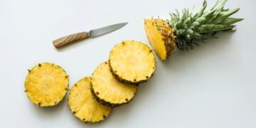 Abacaxi dentro de casa? Aprenda o segredo para plantar e colher o seu!