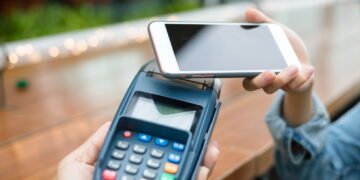 Comunicado para brasileiros que usam a função de aproximação no cartão