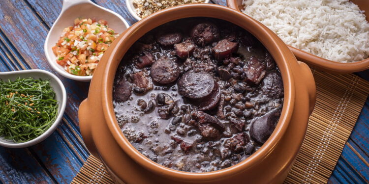 Adeus Gases! Tudo o Que Você Precisa Saber Para Comer Feijão Sem Sofrer