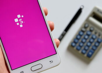 Brasileiros comemoram o novo comunicado da Serasa para quem possui score abaixo de 1000