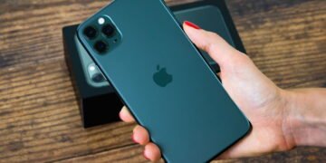 Preço do iPhone 11 despenca! Veja se ainda compensa em 2025